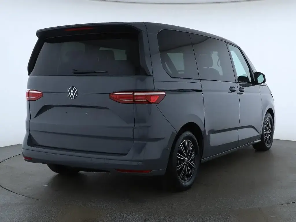 Gebraucht VW Multivan 150 PS (110 kW) 2024 Grau Van / Kleinbus