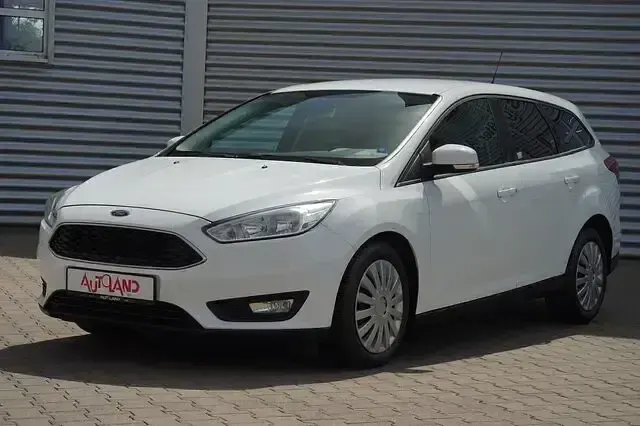 Gebraucht Ford Focus 120 PS (88 kW) 2018 Weiß Kombi