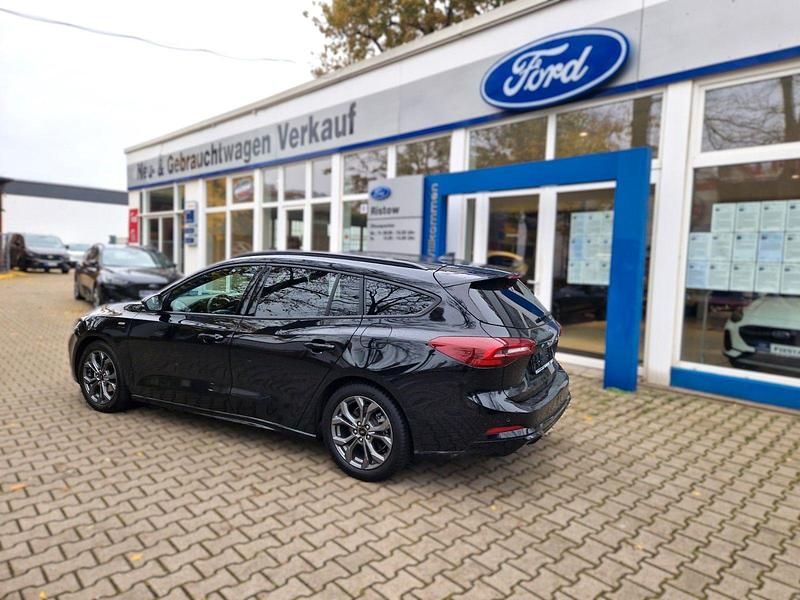 Gebraucht Ford Focus ST-Line 125 PS (91 kW) 2024 Schwarz Kombi