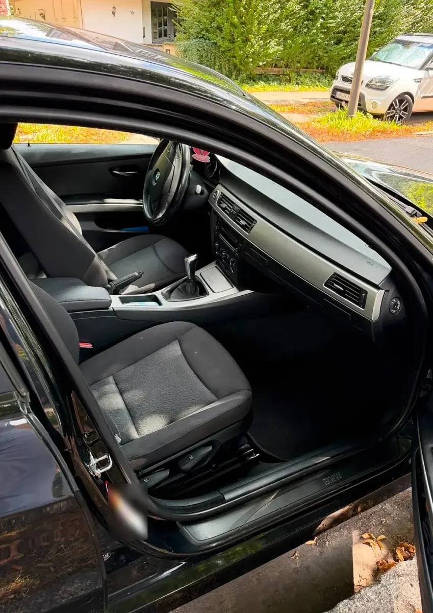 Gebraucht BMW 318 143 PS (105 kW) 2008 Schwarz Kombi