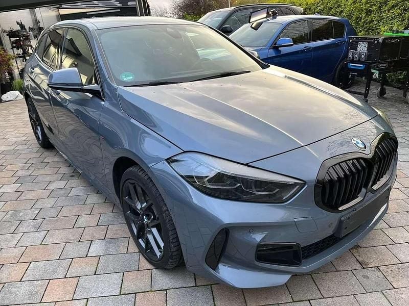 Gebraucht BMW 120 M Sport 190 PS (139 kW) 2022 Grau Kleinwagen