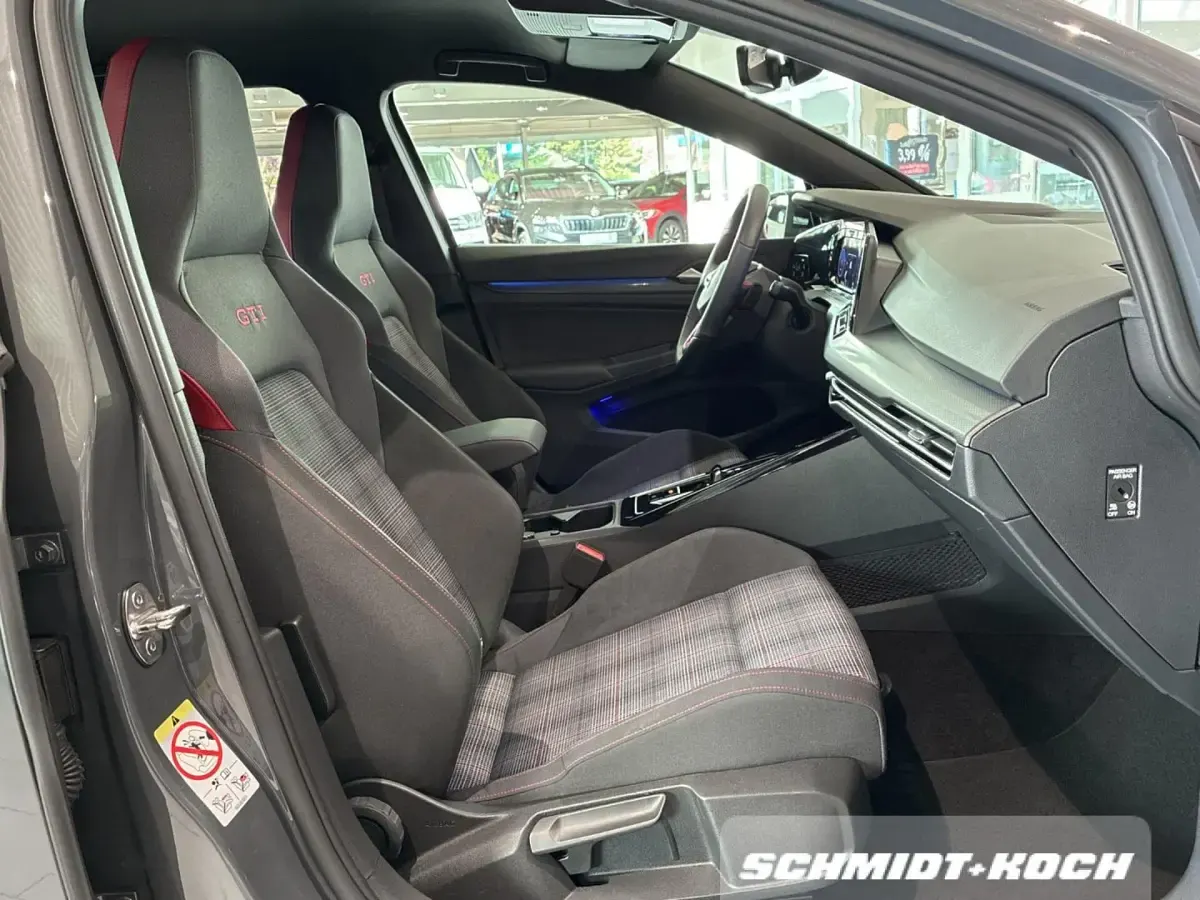 Gebraucht VW Golf VIII GTI 245 PS (180 kW) 2023 Delfingrau (grau) Limousine