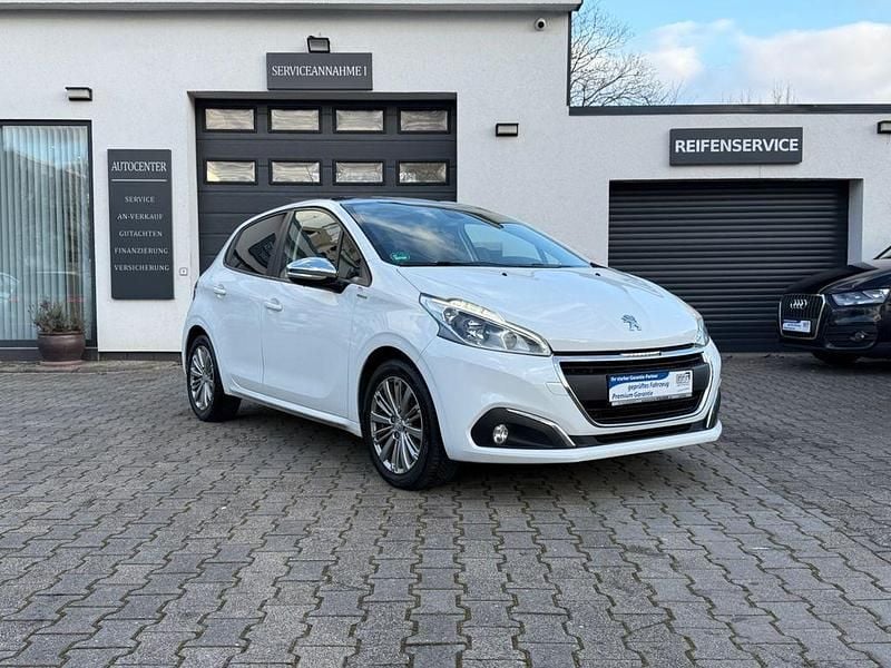 Weiß Gebraucht 2018 Peugeot 208 Style Kleinwagen | 6.500 € (Fairer Preis) - Bild 1/4