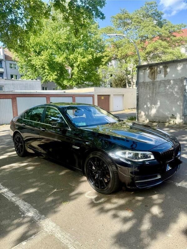 Schwarz Gebraucht 2016 BMW 530 Sport Line Limousine | 20.999 € (Guter Preis) - Bild 1/4