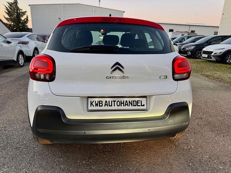 Gebraucht Citroën C3 Shine 82 PS (60 kW) 2022 Lack weiss banquise/deckende lac Kleinwagen