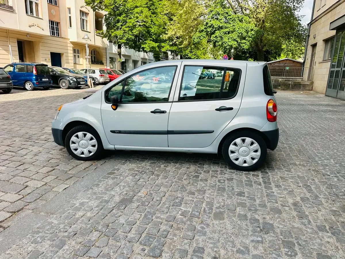 Używany Renault Modus 75 KM (55 kW) 2005 Srebrny Minivan
