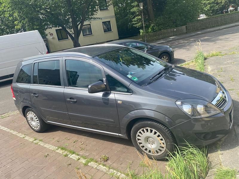 Gebraucht Opel Zafira 116 PS (85 kW) 2011 Grau Van / Kleinbus