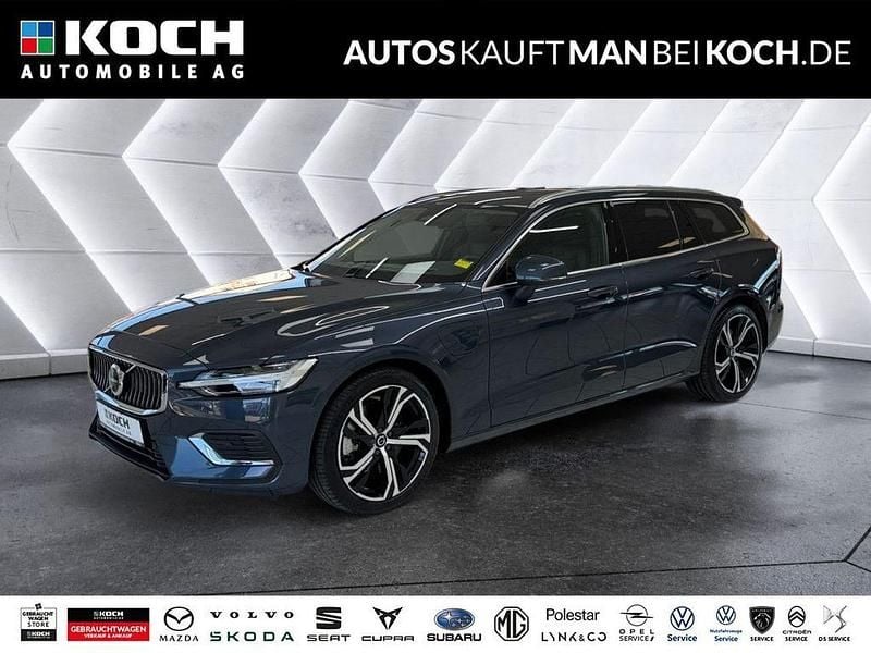 Gebraucht Volvo V60 Plus 349 PS (256 kW) 2025 72300 denim blue Kombi