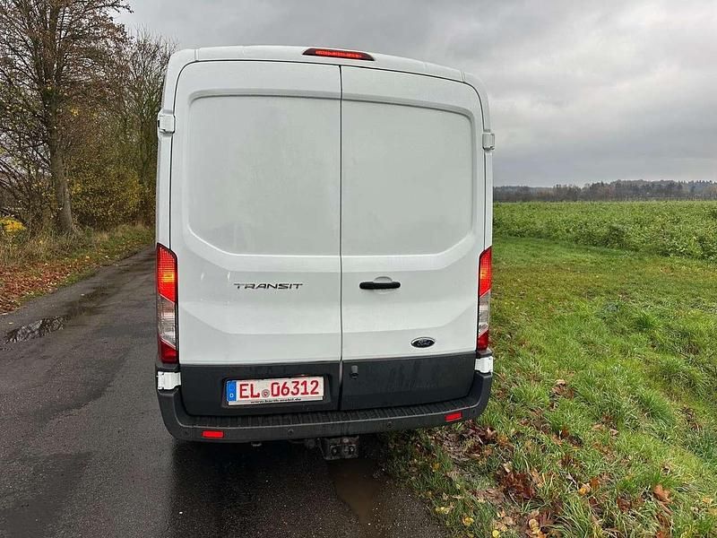 Gebraucht Ford Transit Trend 170 PS (125 kW) 2019 Frostweiß Van / Kleinbus