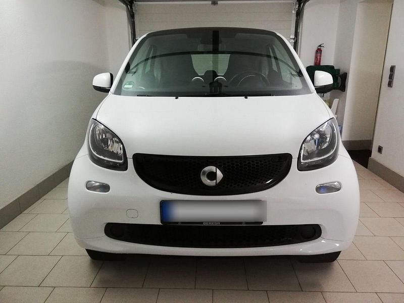 Weiß Gebraucht 2015 Smart ForTwo Coupé Prime Coupé | 8.500 € (Teuer) - Bild 1/4