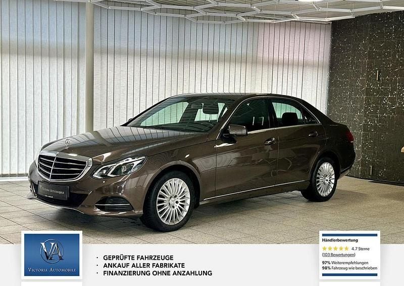Dolomitbraun lack Gebraucht 2013 Mercedes E200 Limousine | 16.490 € (Fairer Preis) - Bild 1/4