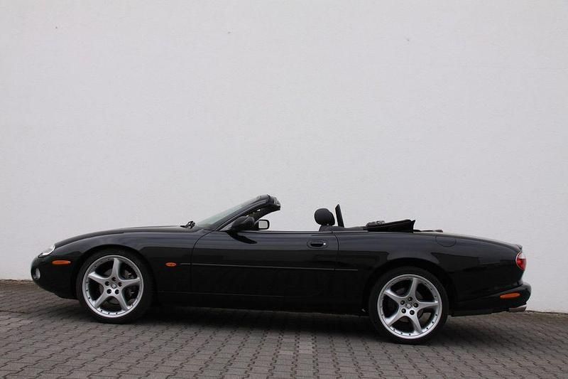 Gebraucht Jaguar XKR 363 PS (266 kW) 2003 Schwarz Cabrio