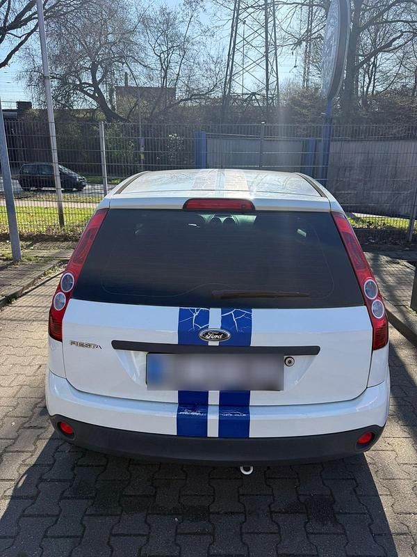 Gebraucht Ford Fiesta 80 PS (58 kW) 2006 Weiß Kleinwagen