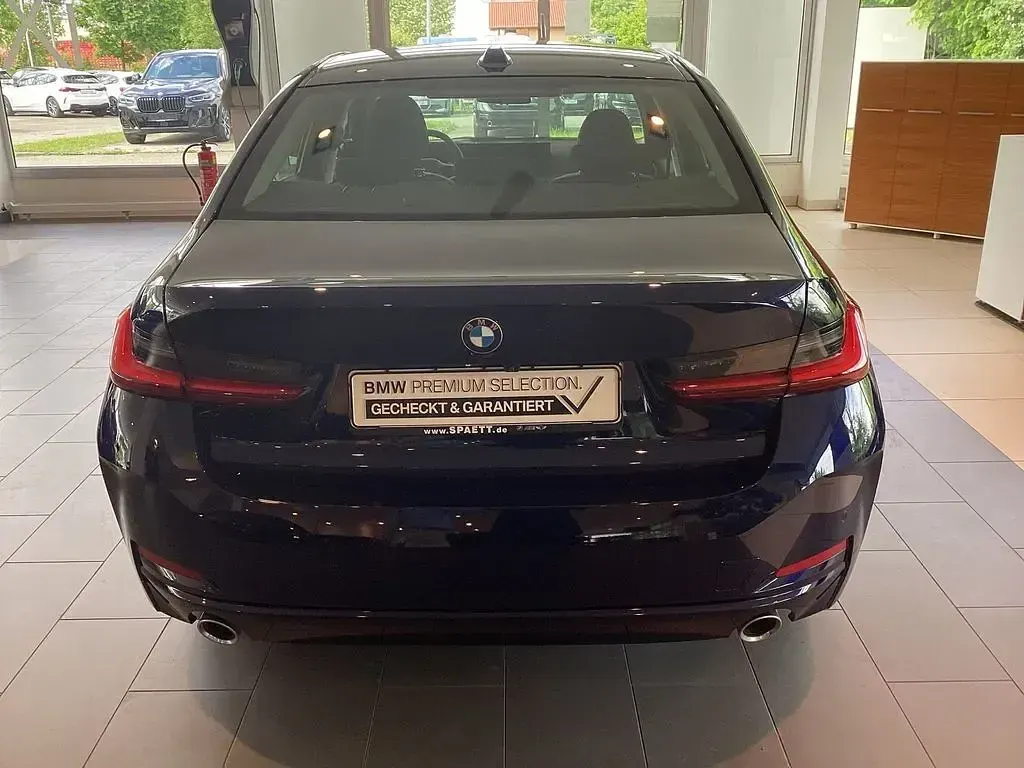Gebraucht BMW 318 Comfort Edition 156 PS (114 kW) 2025 Bmw individual tansanitblau Limousine