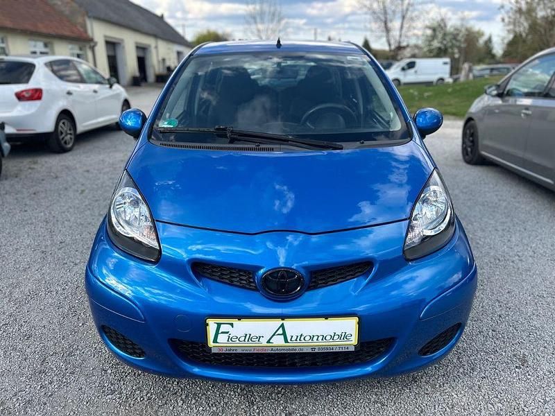 Gebraucht Toyota Aygo 68 PS (50 kW) 2009 Blau Kleinwagen