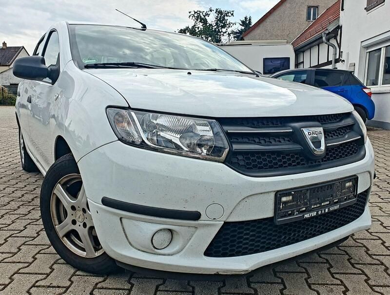 Weiß Gebraucht 2013 Dacia Sandero Ambiance Kleinwagen | 1.199 € (Guter Preis) - Bild 1/4