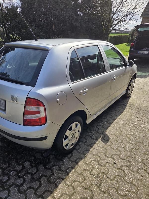 Gebraucht Skoda Fabia 54 PS (39 kW) 2006 Silber Limousine