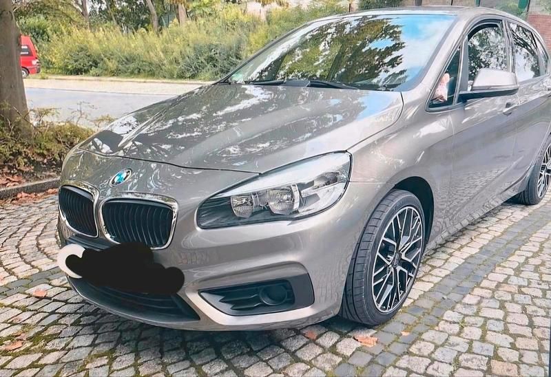 Gebraucht 2015 BMW 218 Active Tourer Van / Kleinbus | 9.700 € (Etwas zu teuer) - Bild 1/4