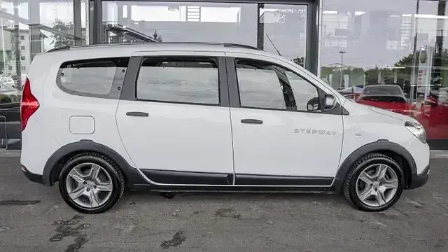 Gebraucht Dacia Lodgy Stepway 116 PS (85 kW) 2020 Weiß Van / Kleinbus