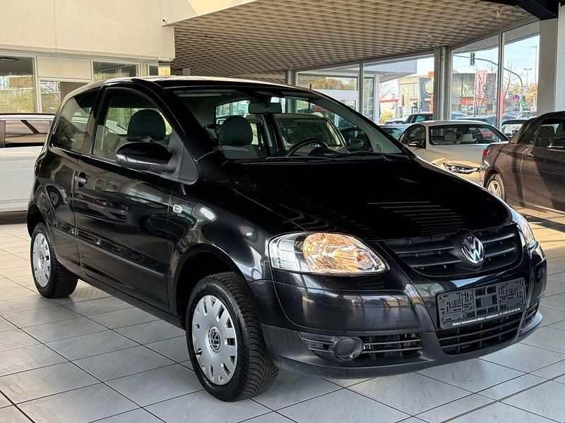 Gebraucht VW Fox Basis 54 PS (39 kW) 2006 Schwarz Kleinwagen