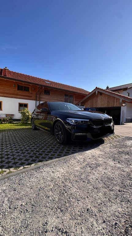 Schwarz Gebraucht 2020 BMW 530 M Sport Kombi | 31.850 € (Fairer Preis) - Bild 1/4