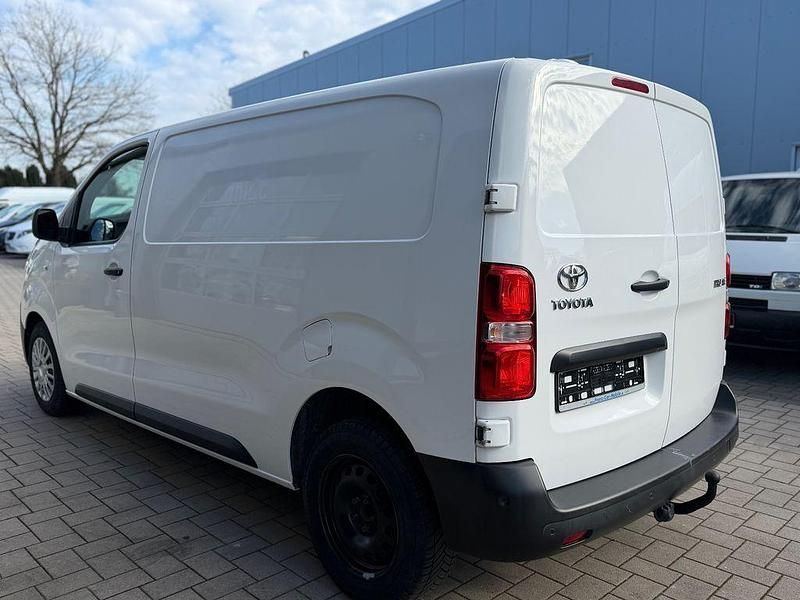 Gebraucht Toyota Proace 144 PS (105 kW) 2022 Weiß Van / Kleinbus