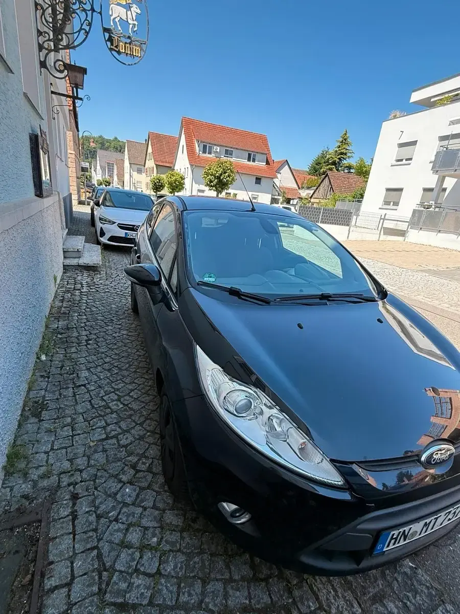 Gebraucht Ford Fiesta 97 PS (71 kW) 2011 Schwarz Limousine
