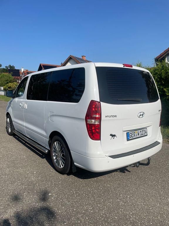Gebraucht Hyundai H-1 170 PS (125 kW) 2011 Weiß Van / Kleinbus