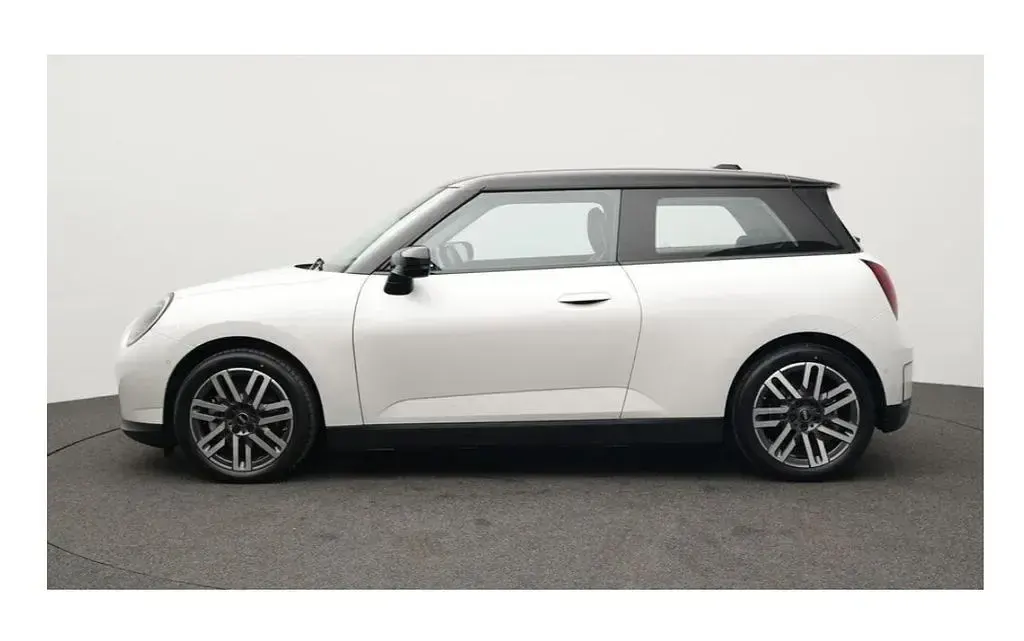 Gebraucht Mini Cooper SE Classic 160 kW (218 PS) 2025 Weiß Kleinwagen