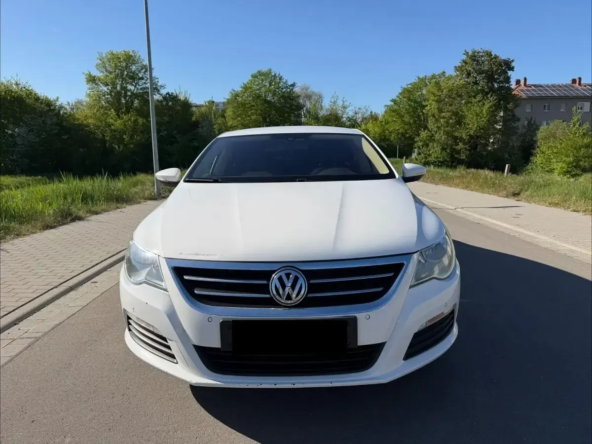 Używany VW Passat Individual 170 KM (125 kW) 2011 Biały Coupe