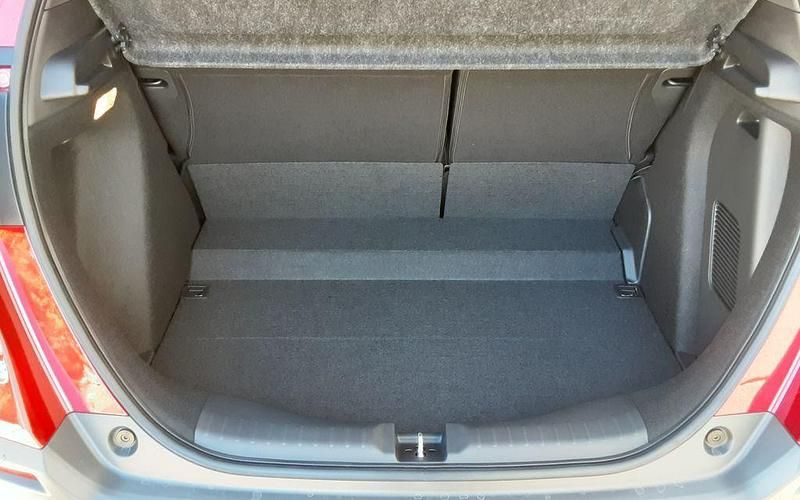 Gebraucht Honda Jazz Advance 107 PS (78 kW) 2025 Premium crystal red metallic Kleinwagen