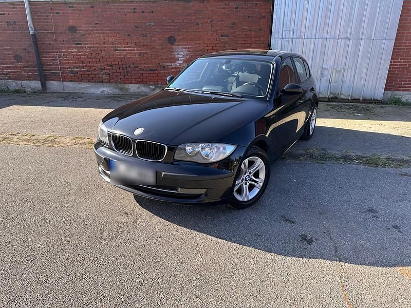 Gebraucht BMW 120 2009 Schwarz Kleinwagen