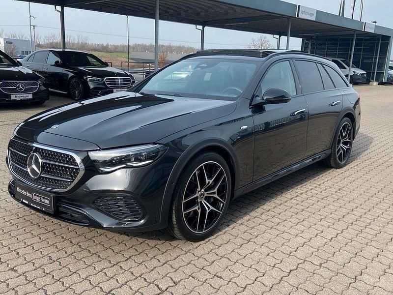 Gebraucht Mercedes E300 197 PS (144 kW) 2025 Grau Limousine