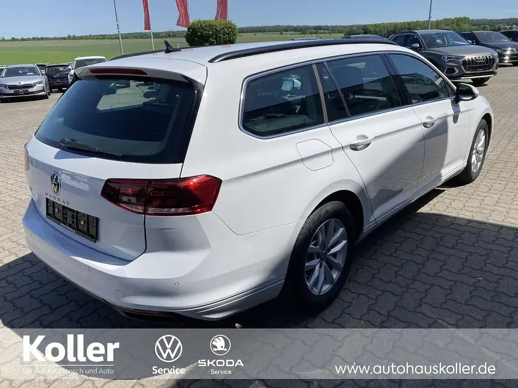 Gebraucht VW Passat Business 150 PS (110 kW) 2023 Weiß Kombi