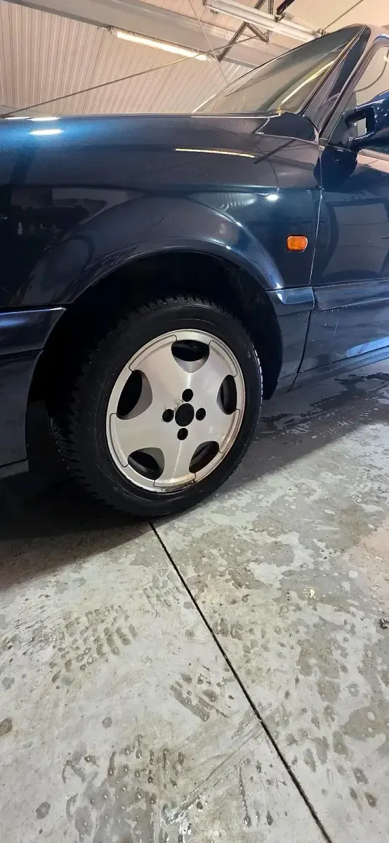 Używany VW Passat GT 90 KM (66 kW) 1993 Niebieski Kombi