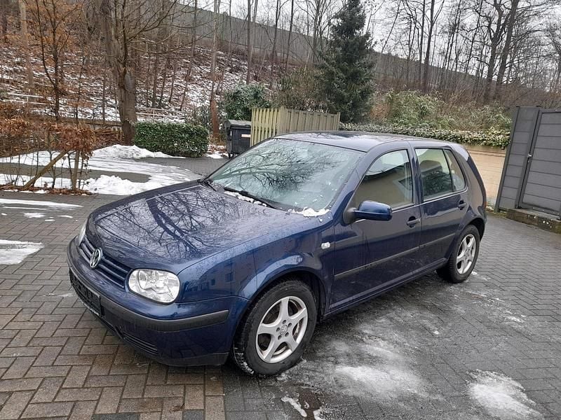 Gebraucht VW Golf IV 100 PS (73 kW) 2002 Blau Limousine