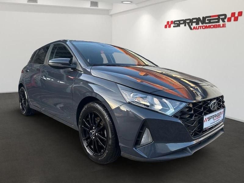 Gebraucht Hyundai i20 101 PS (74 kW) 2022 Grau Kleinwagen