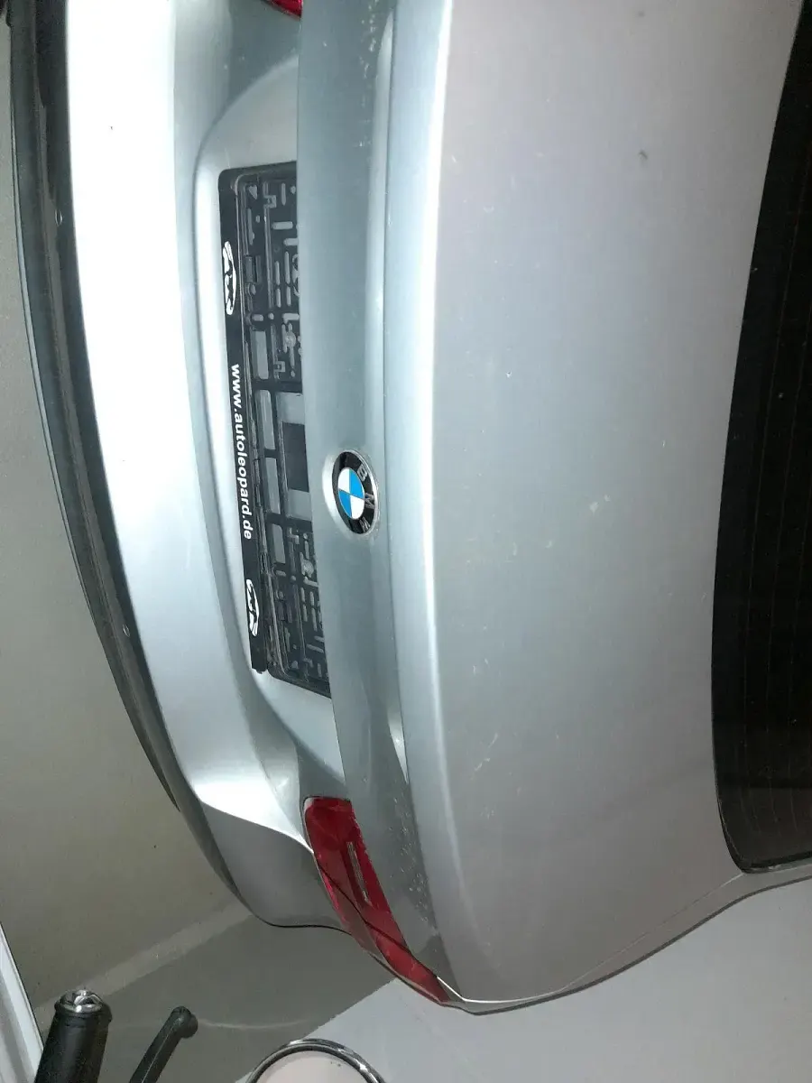 Gebraucht BMW 318 147 PS (108 kW) 2011 Silber Limousine