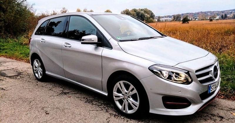 Silber Gebraucht 2016 Mercedes B220 Van / Kleinbus | 18.700 € (Fairer Preis) - Bild 1/4