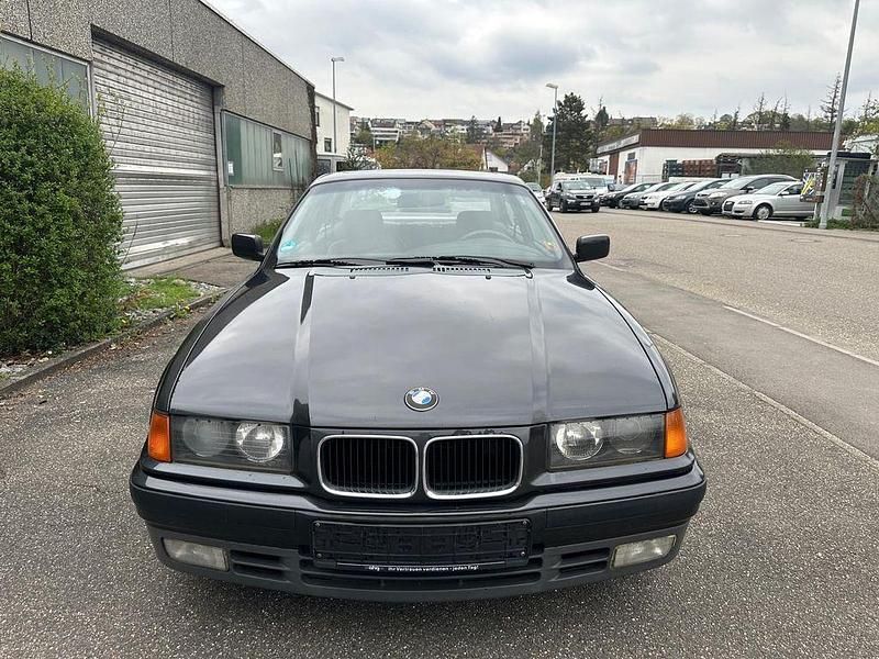 Używany BMW 320 150 KM (110 kW) 1993 Czarny Coupe