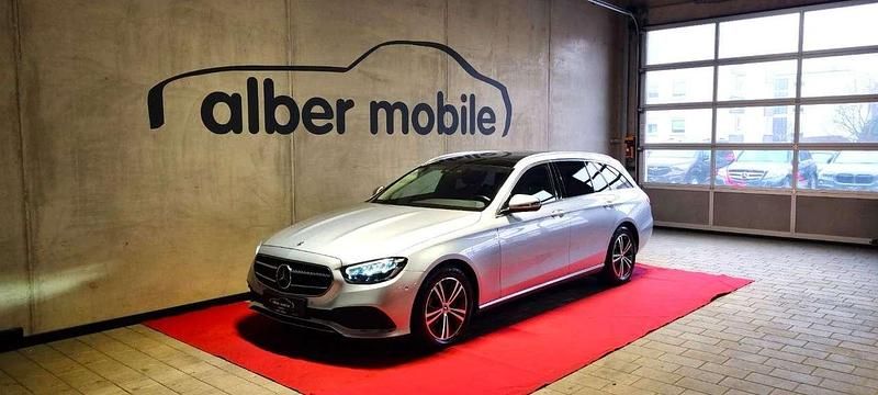 Silber Gebraucht 2022 Mercedes E220 Kombi | 34.490 € (Etwas zu teuer) - Bild 1/3