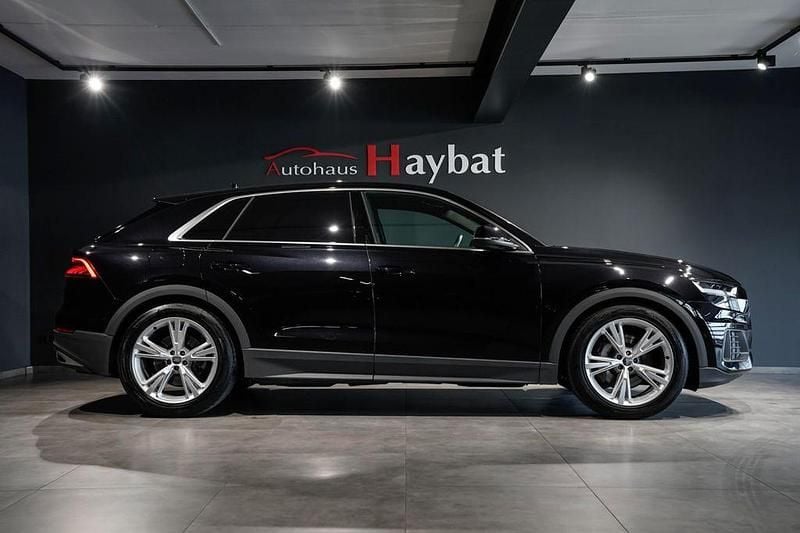 Gebraucht Audi Q8 286 PS (210 kW) 2020 Schwarz SUV