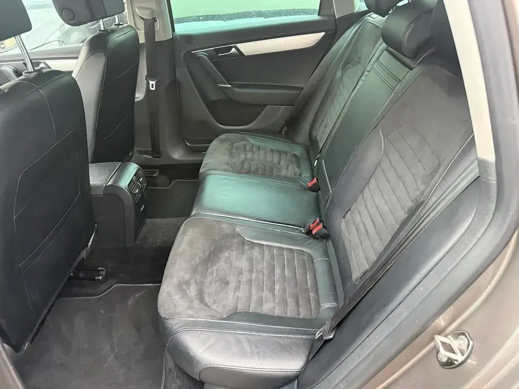 Gebraucht VW Passat Highline 122 PS (89 kW) 2011 Braun Kombi
