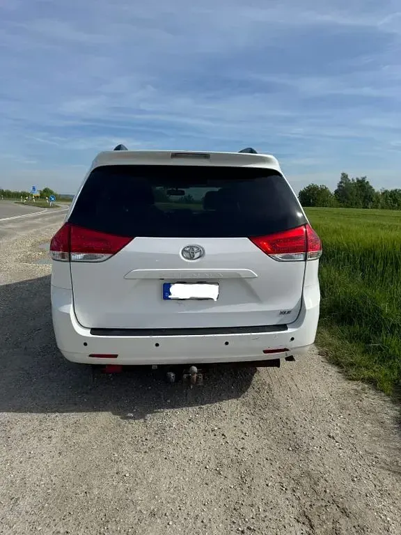 Gebraucht Toyota Sienna XLE 266 PS (195 kW) 2012 Weiß Van / Kleinbus