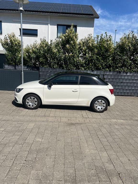 Gebraucht Audi A1 Ambition 86 PS (63 kW) 2015 Weiß Kleinwagen