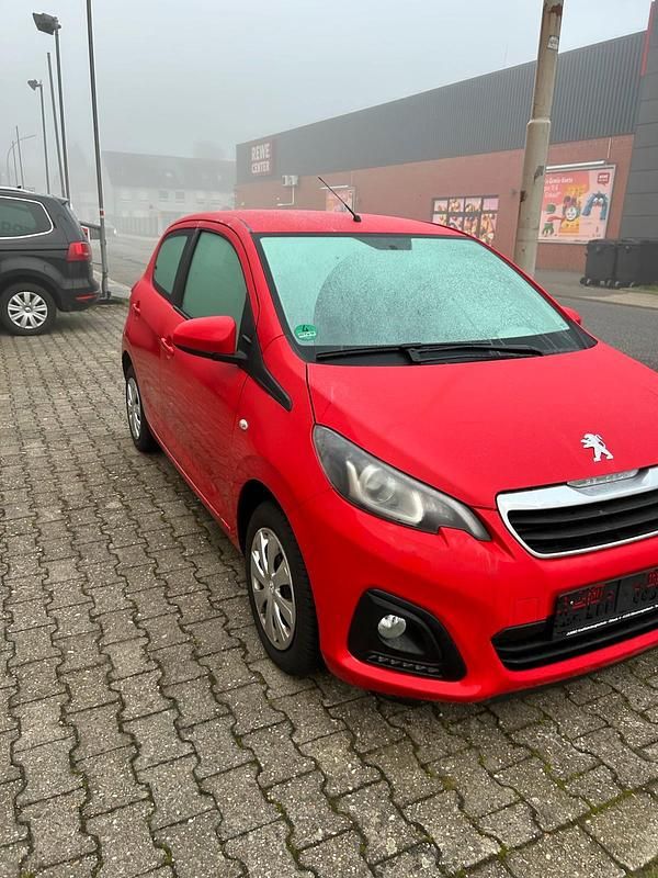 Rot Gebraucht 2021 Peugeot 108 Kleinwagen | 8.900 € - Bild 1/4