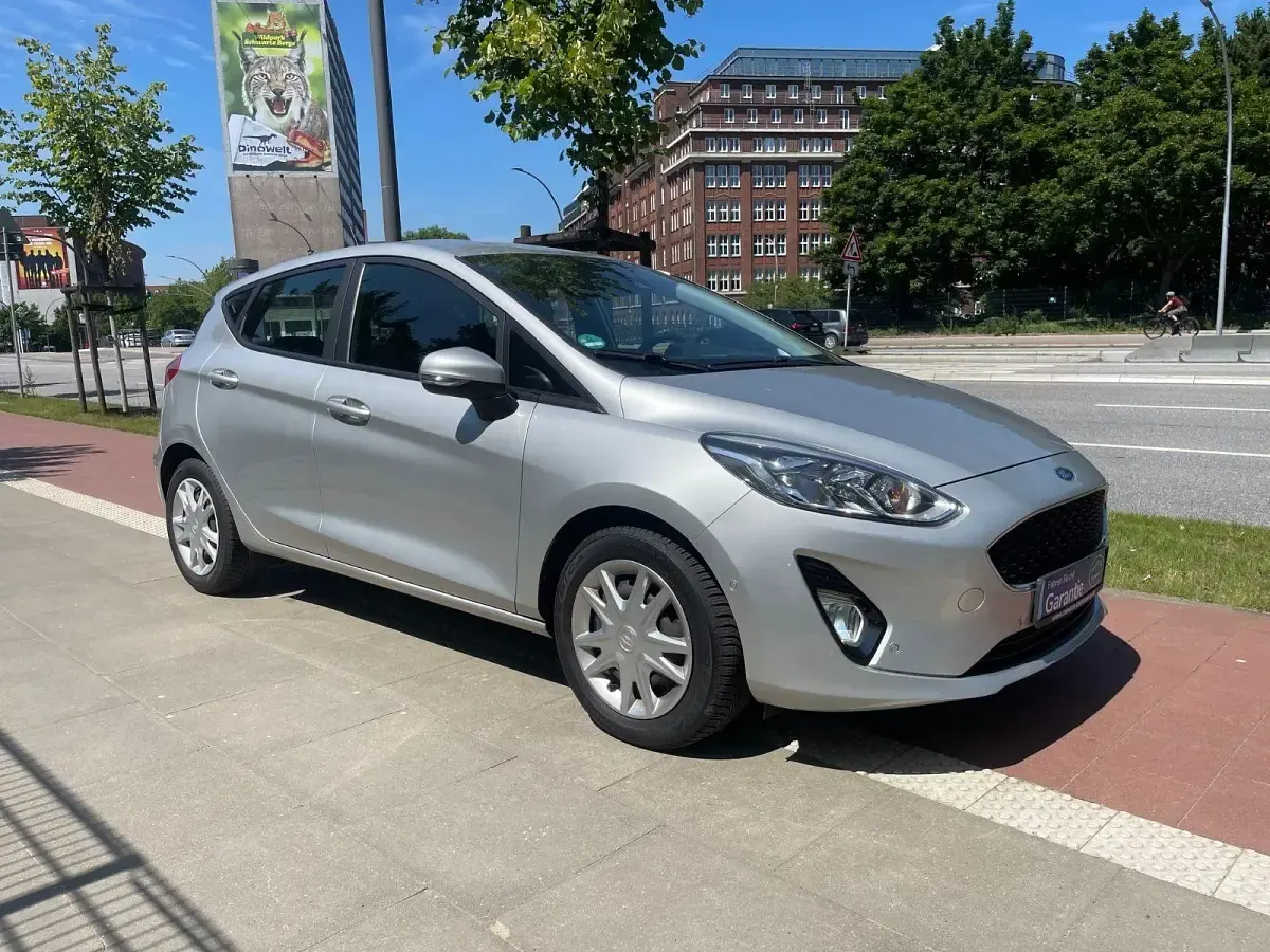 Gebraucht Ford Fiesta Cool & Connect 101 PS (74 kW) 2019 Silber Kleinwagen