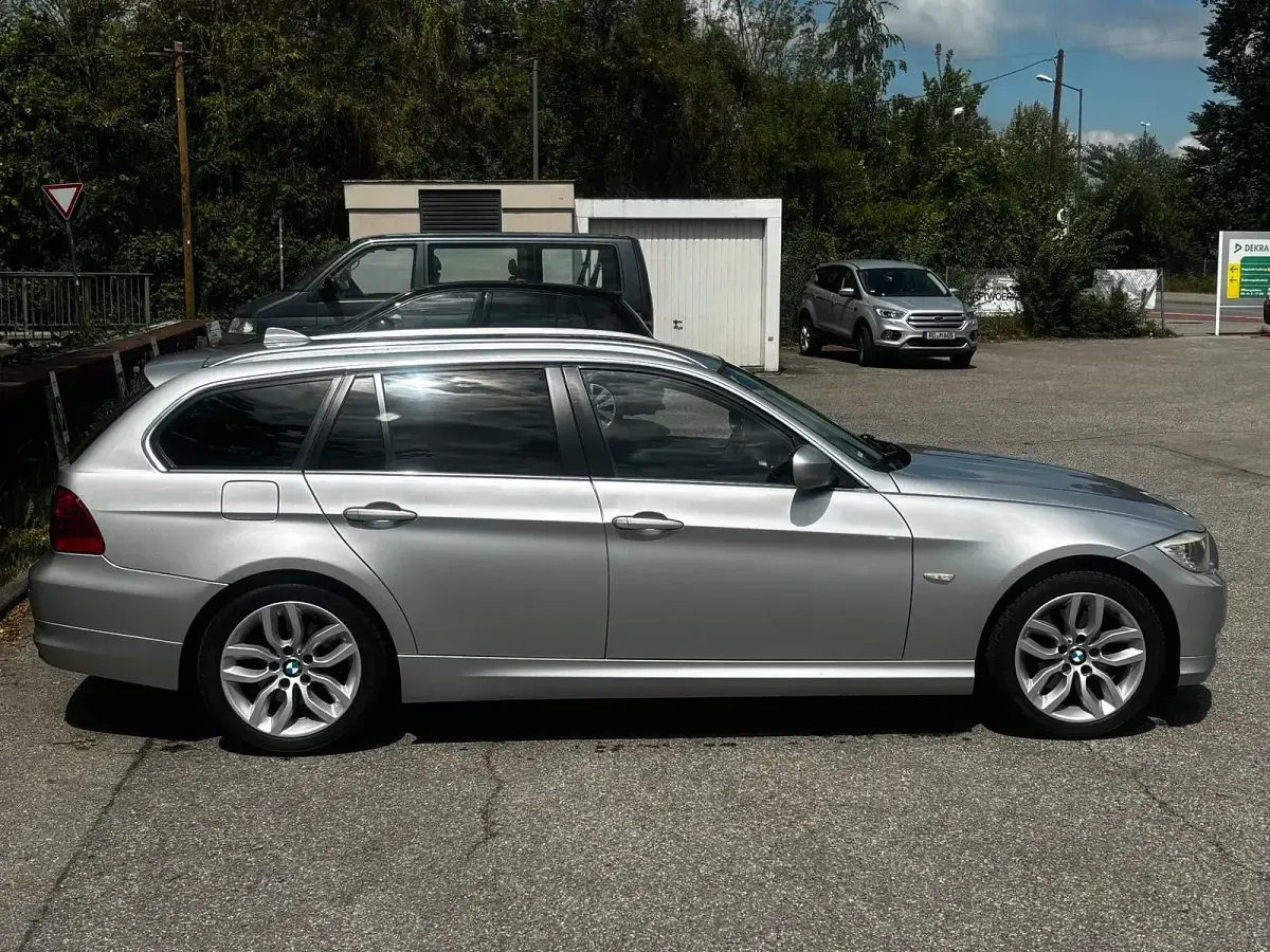 Gebraucht BMW 318 Exclusive 143 PS (105 kW) 2012 Silber Kombi