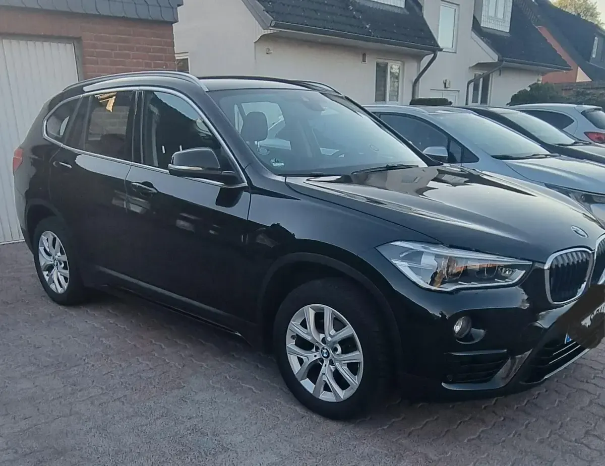 Second-hand BMW X1 Sport Line 150 CP (110 kW) 2018 Negru SUV