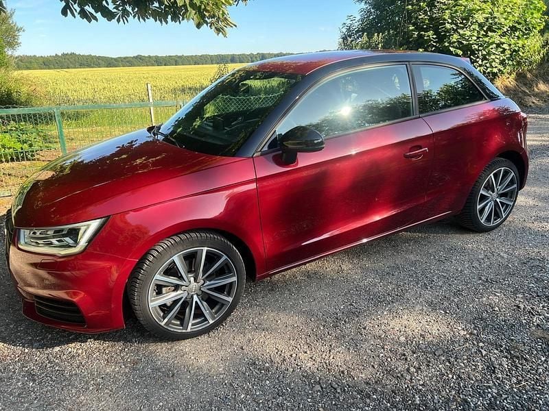 Rot Gebraucht 2017 Audi A1 Design Limousine | 15.900 € (Fairer Preis) - Bild 1/4